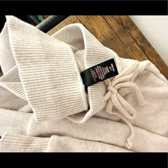 Victoria’s Secret Joggers - Picture 1 of 7